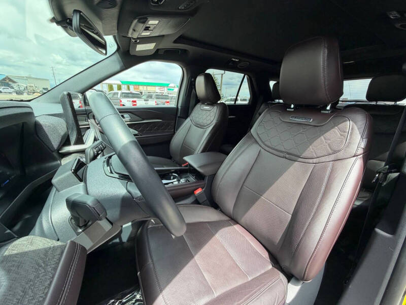 2025 Ford Explorer Platinum