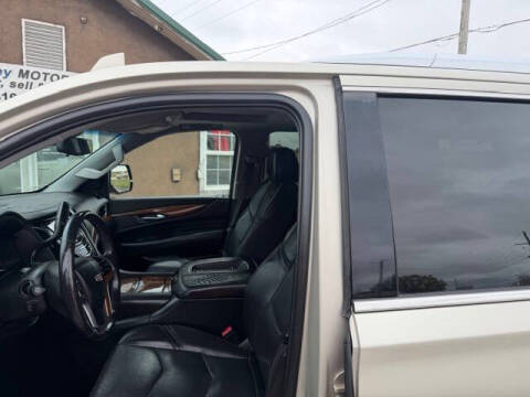 2017 Cadillac Escalade Luxury