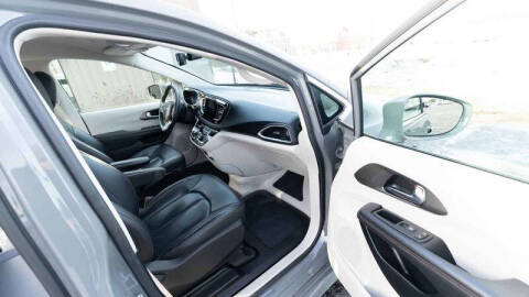 2020 Chrysler Pacifica Touring L