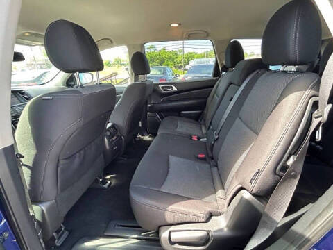 2020 Nissan Pathfinder SV