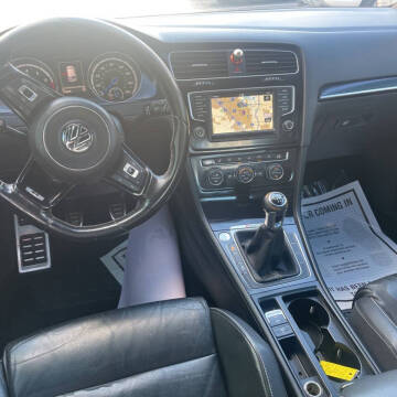 2016 Volkswagen Golf R 4Motion