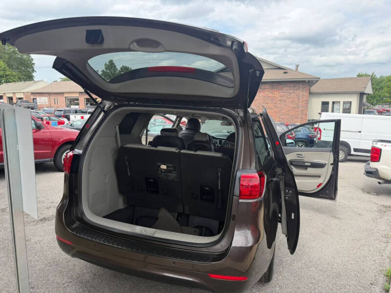 2017 Kia Sedona LX