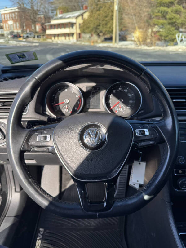 2016 Volkswagen Passat 1.8T R-Line