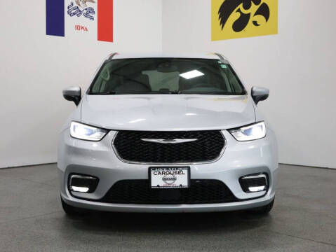 2023 Chrysler Pacifica Plug-In Hybrid Touring L