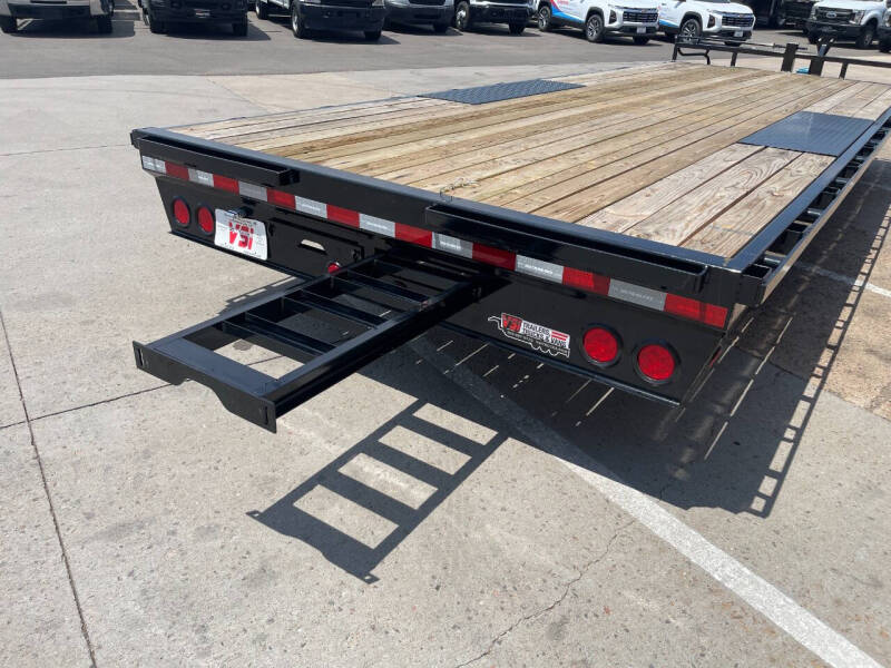 2025 PJ Trailers F8