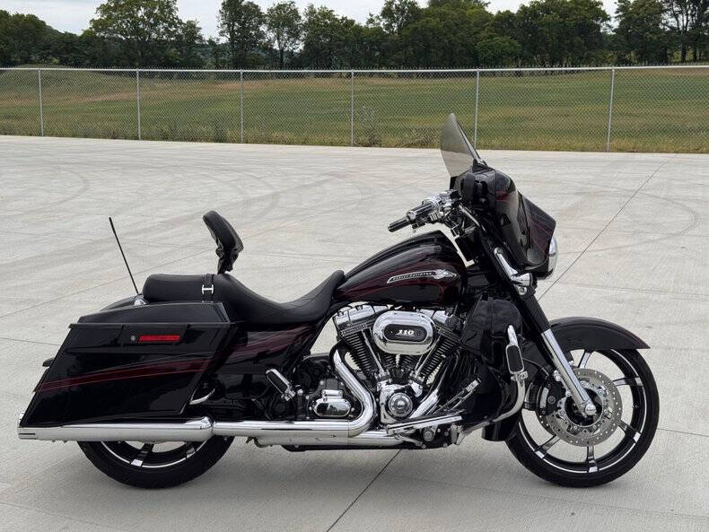 2011 Harley-Davidson Street Glide CVO