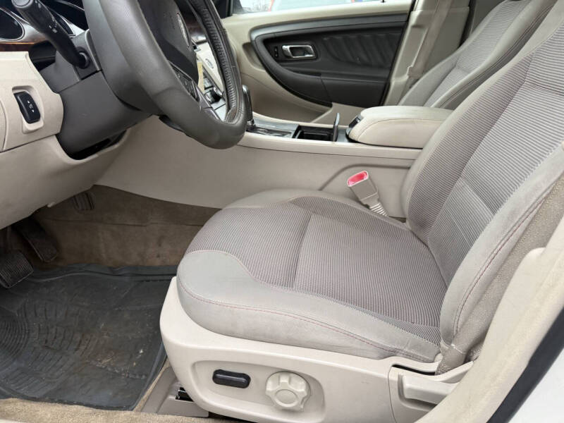 2011 Ford Taurus SEL