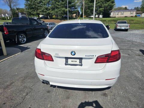 2011 BMW 5 Series 528i