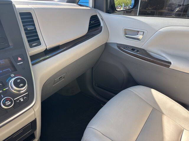 2017 Toyota Sienna