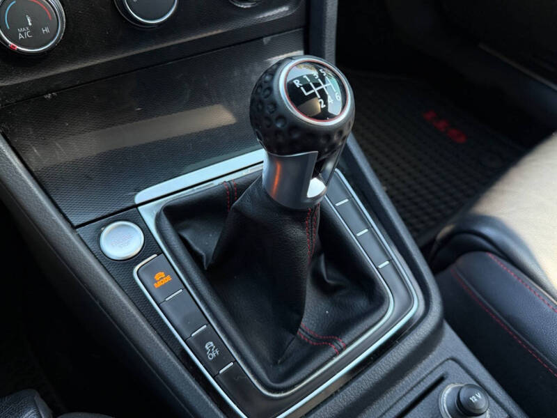 2015 Volkswagen Golf GTI SE
