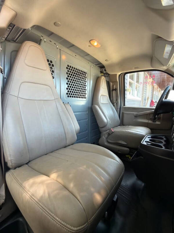 2017 Chevrolet Express 2500