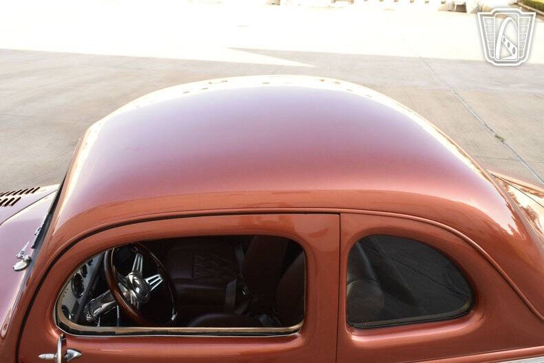 1940 Ford Deluxe