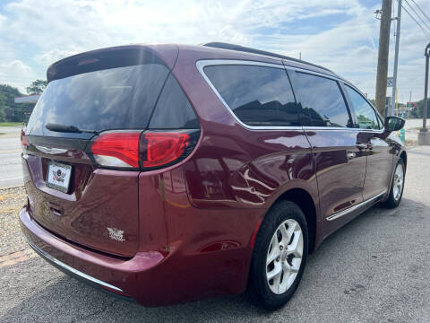 2017 Chrysler Pacifica Touring-L
