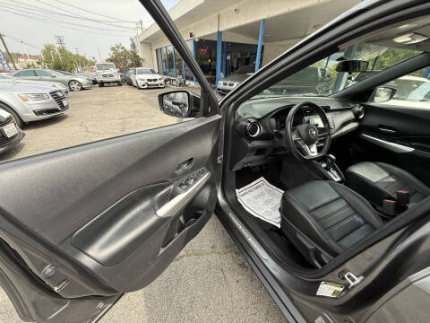 2019 Nissan Kicks SR