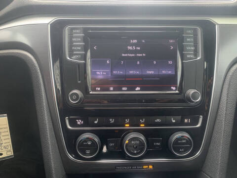 2017 Volkswagen Passat 1.8T R-Line