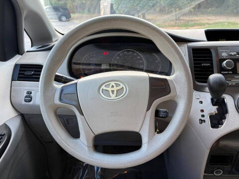 2012 Toyota Sienna