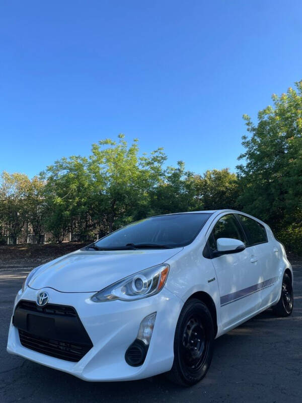 2015 Toyota Prius c Two photo 8