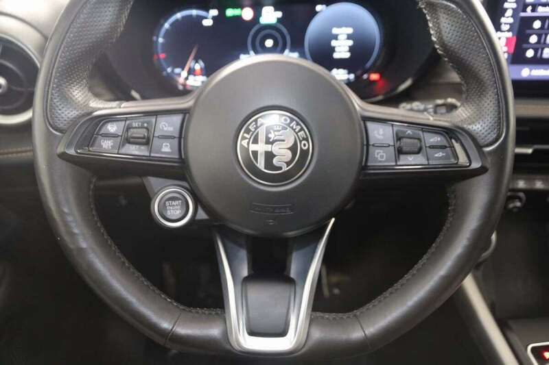 2024 Alfa Romeo Tonale Hybrid Ti