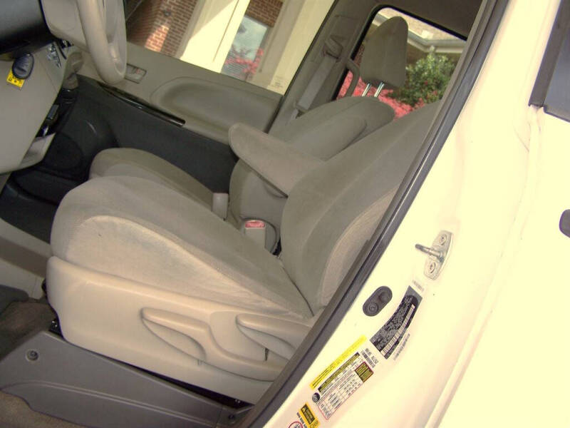 2013 Toyota Sienna L 7-Passenger