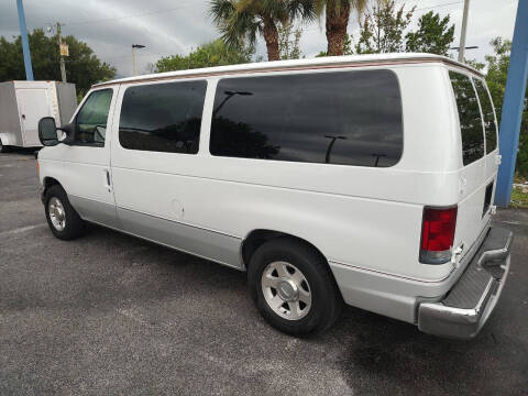 2005 Ford E-Series E-150 Chateau