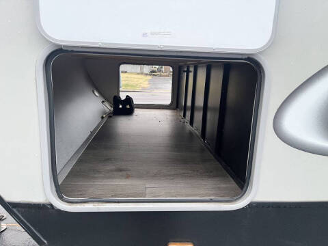 2021 Starcraft Marine SUPER LITE