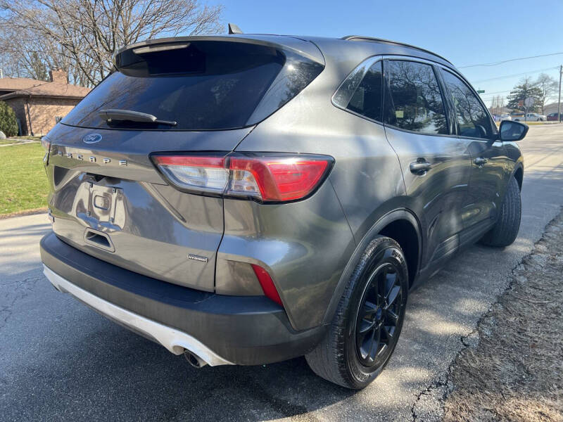 2021 Ford Escape Hybrid SE