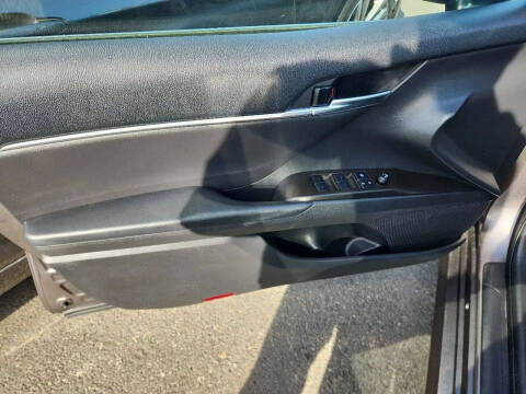 2021 Toyota Camry Hybrid LE