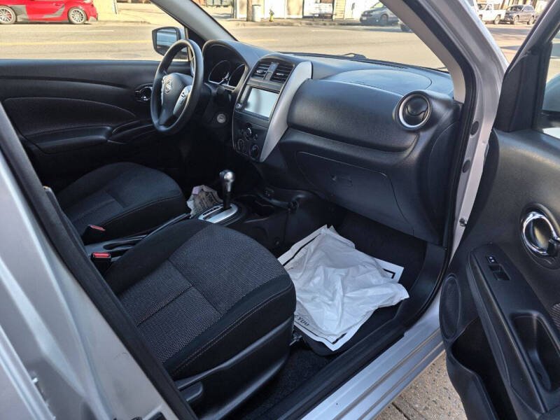 2019 Nissan Versa SV