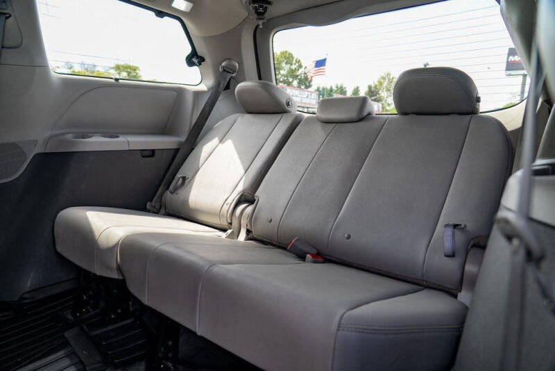 2020 Toyota Sienna XLE 8-Passenger