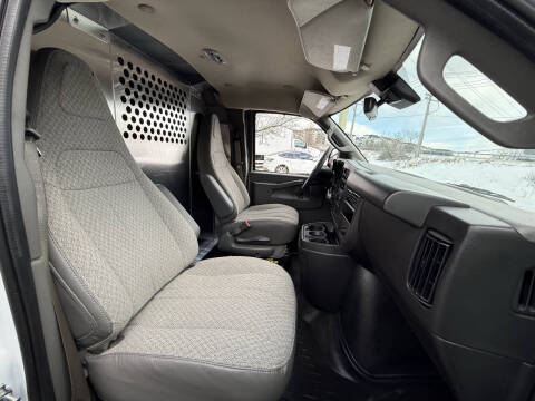 2025 Chevrolet Express 2500