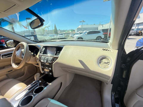 2015 Nissan Pathfinder SL