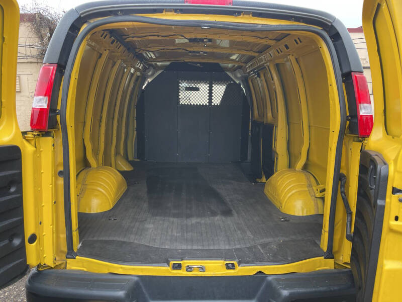 2021 GMC Savana 2500