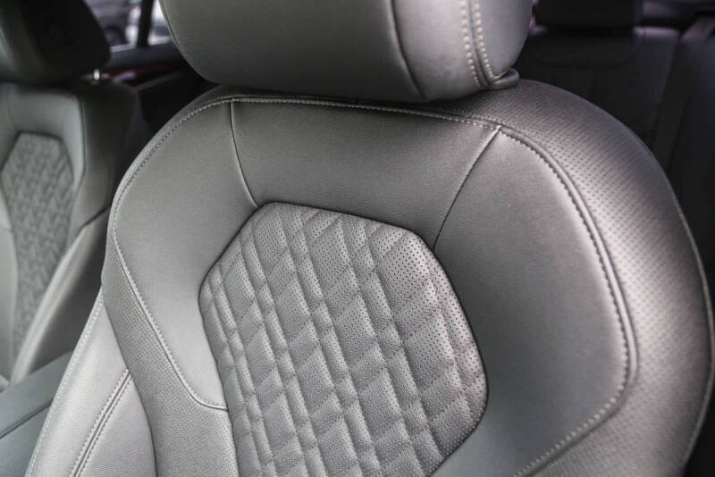 2023 BMW 5 Series 530i