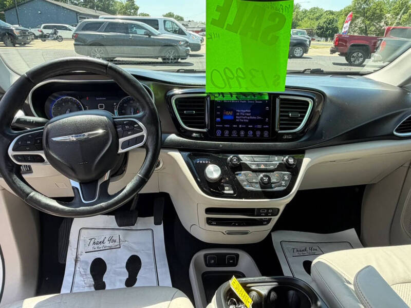 2017 Chrysler Pacifica Touring-L Plus