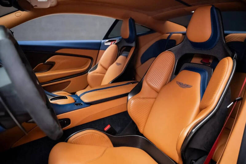 2023 Aston Martin DBS