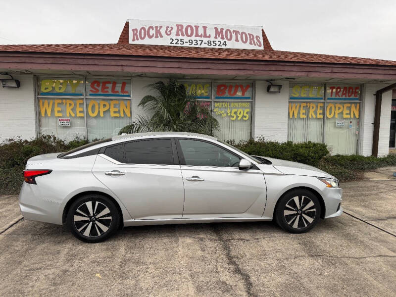 2022 Nissan Altima for sale at Rock & Roll Motors in Baton Rouge LA