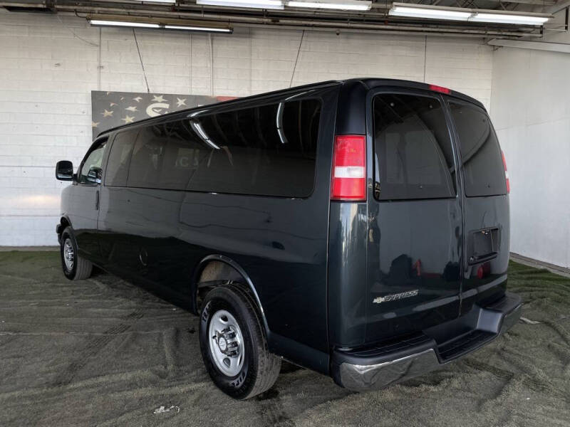 2017 Chevrolet Express LT 3500