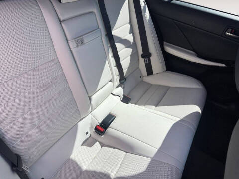 2023 Lexus IS 350 F SPORT