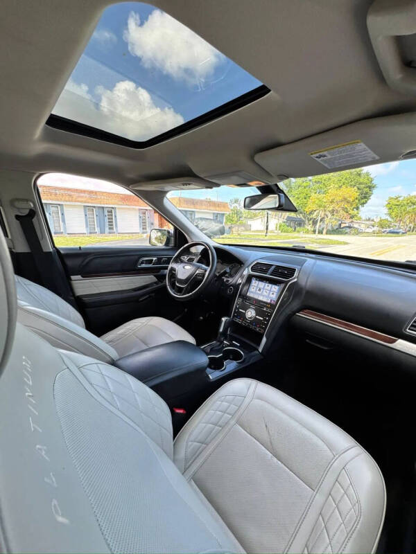 2017 Ford Explorer Platinum