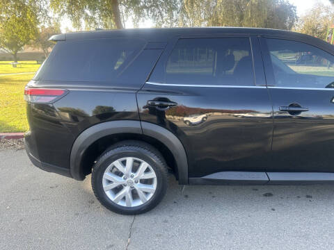 2022 Nissan Pathfinder S