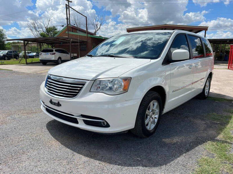 2012 Chrysler Town & Country Touring's photo