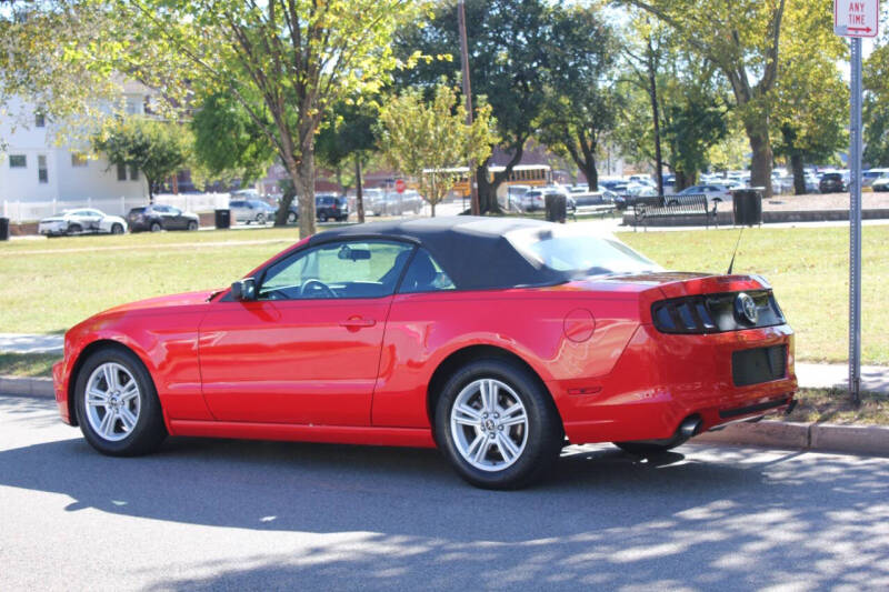 2014 Ford Mustang V6