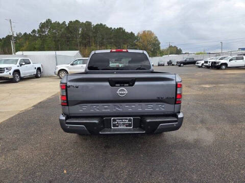 2023 Nissan Frontier SV