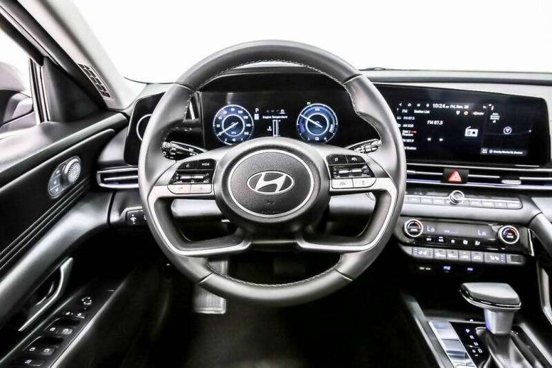 2025 Hyundai Elantra Hybrid Limited