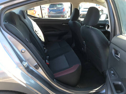 2023 Nissan Versa SR