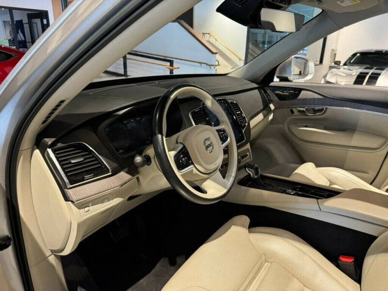 2022 Volvo XC90 T6 Inscription 7-Passenger