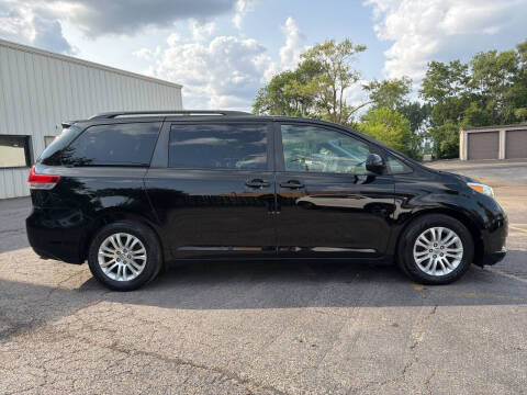 2014 Toyota Sienna XLE 8-Passenger