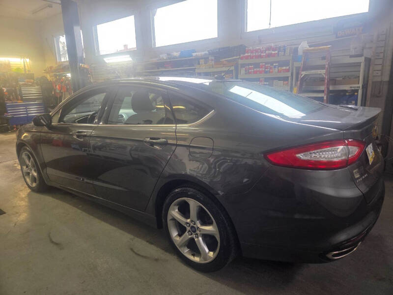 2015 Ford Fusion SE