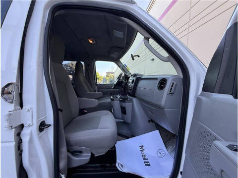 2014 Ford E-Series E-150 XLT