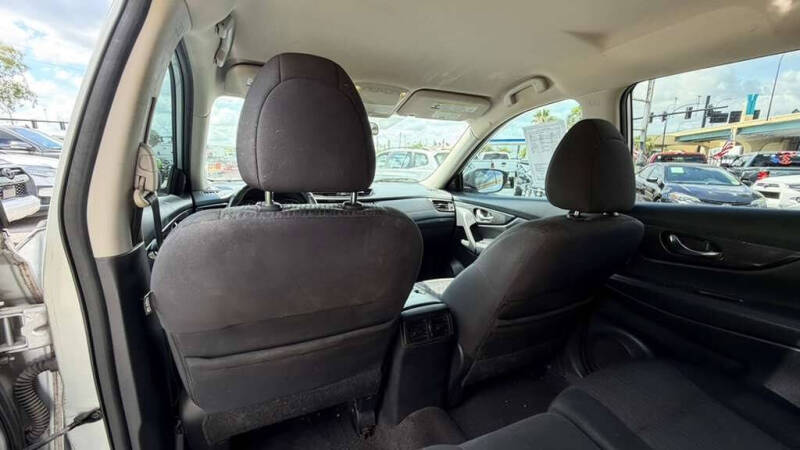 2017 Nissan Rogue SV
